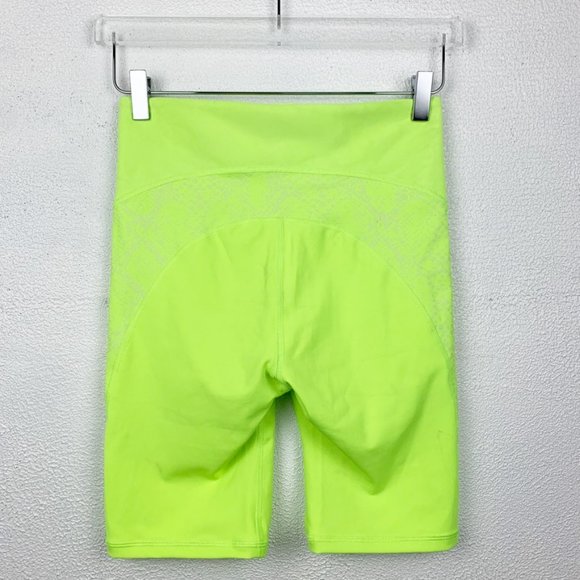 Athleta | Stay Fly 9" Short Neon Yellow / Green - Picture 3 of 11